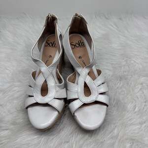 Comfortable Stylish Leather Women's Sandals By Soft